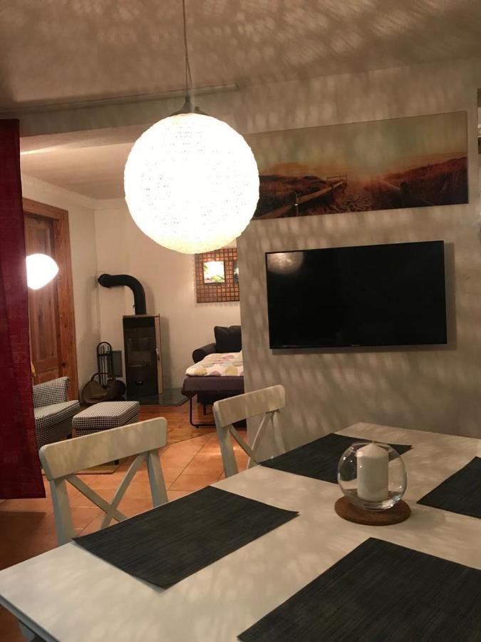 Schoene Ruhige Wohnung Mit Terrasse Und Parkplatz Greifswald Exterior foto