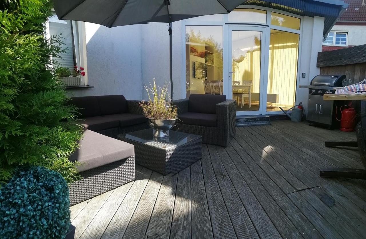 Schoene Ruhige Wohnung Mit Terrasse Und Parkplatz Greifswald Exterior foto